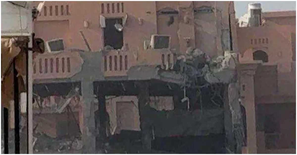 Katta kokraklari bolgan nozik rus onasi